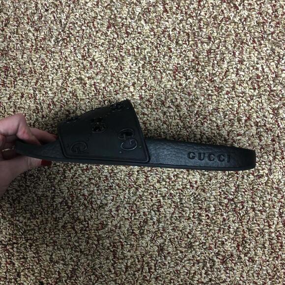 Gucci Rubber GG Slide Sandal - Picture 8 of 11